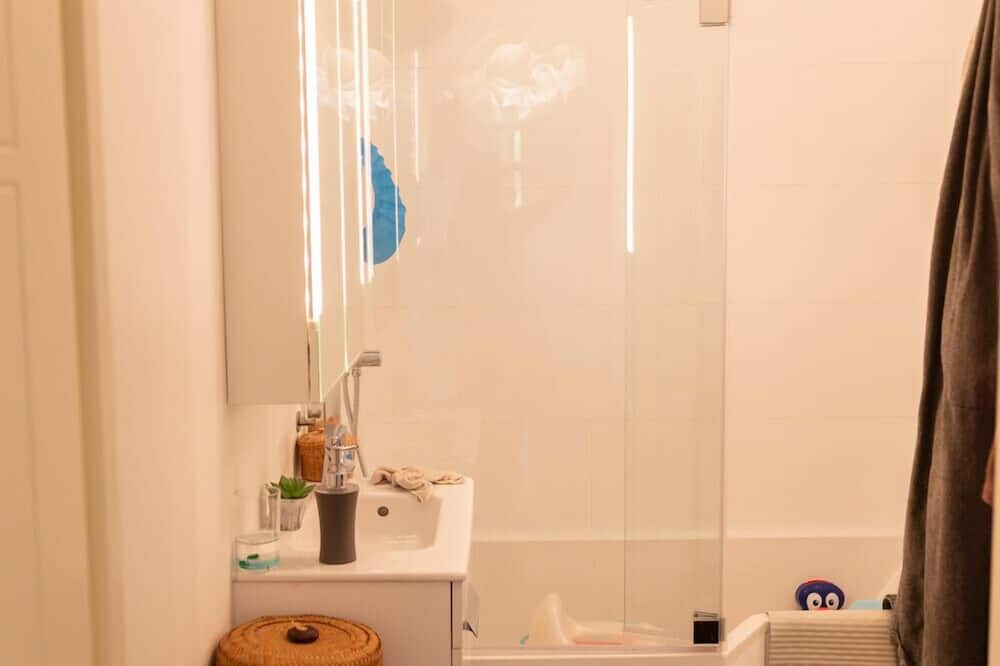 Photo of Bathroom in Issy-les-Moulineaux