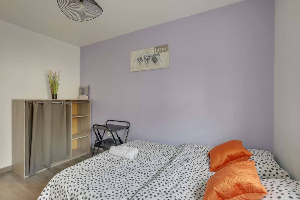 Photo of Bedroom in Orly