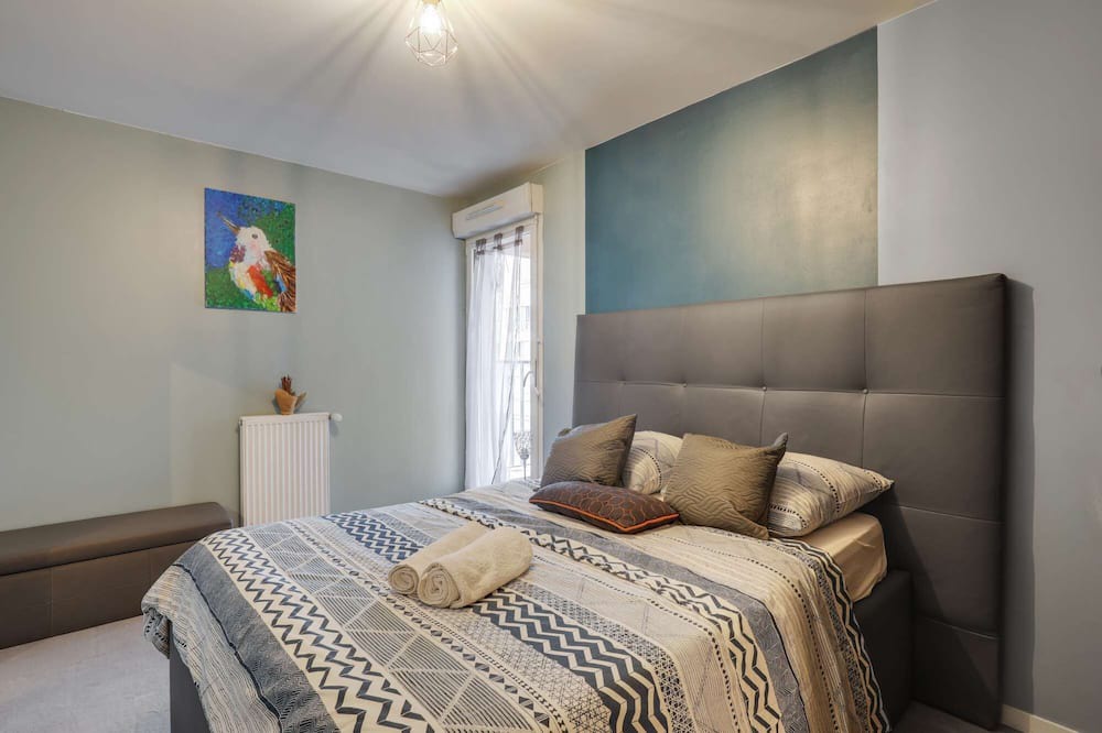 Photo of Bedroom in Orly