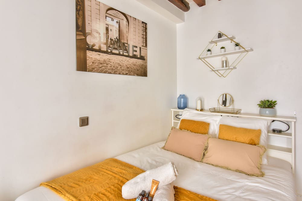 Photo of Bedroom in Arts-et-Metiers