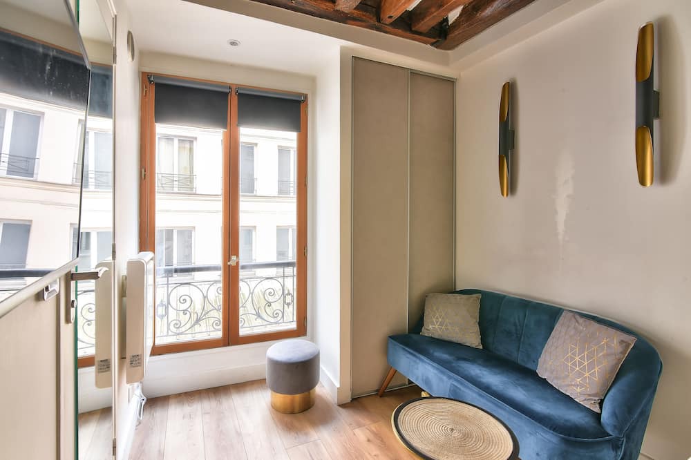 Photo of Livingroom in Arts-et-Metiers