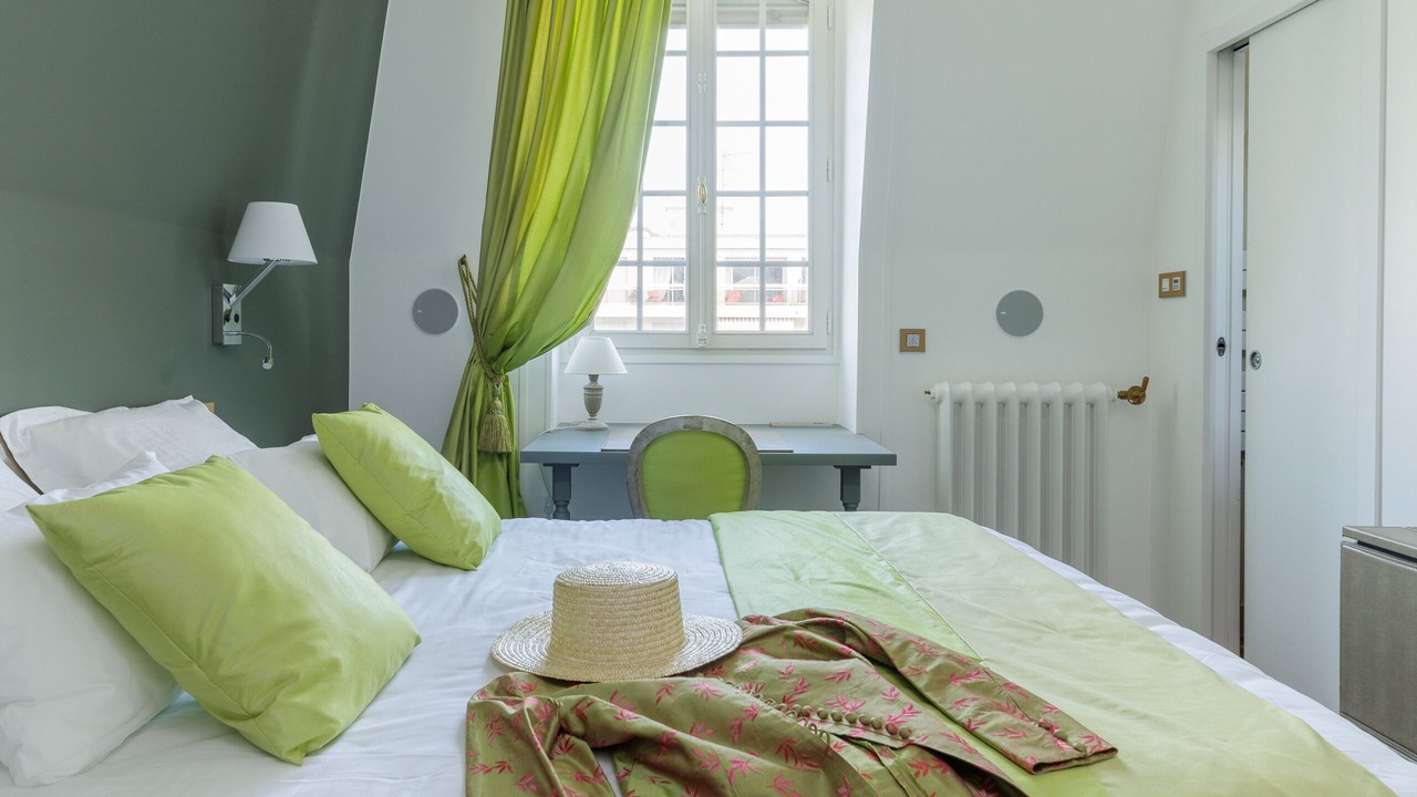 Photo of Bedroom in Asnieres-sur-Seine