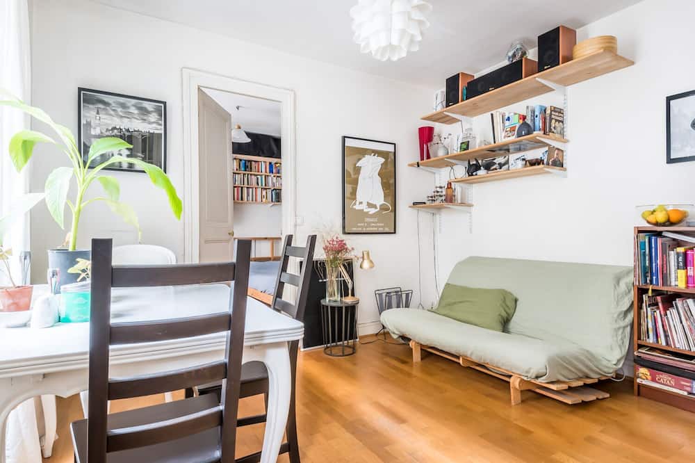 Photo of Livingroom in Quartier de la Folie-Mericourt