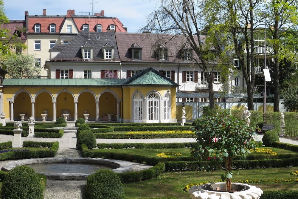 Photo of Outdoor in Suresnes