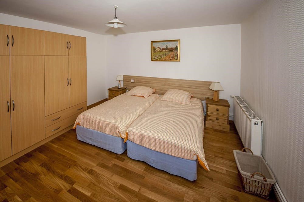 Photo of Bedroom in Suresnes