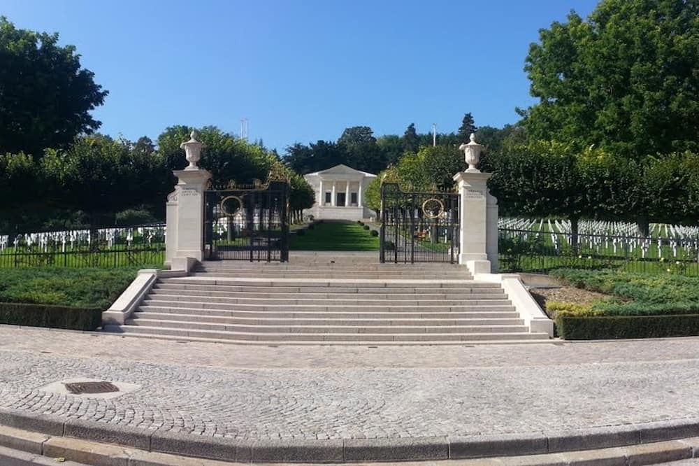 Photo of Outdoor in Suresnes