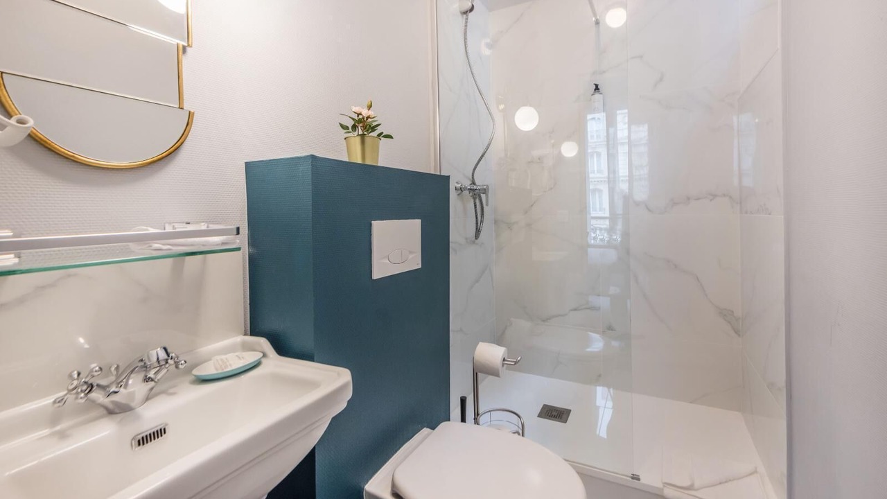 Photo of Bathroom in Quartier du Faubourg-Montmartre