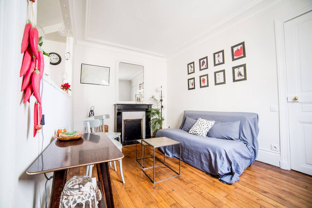 Photo of Livingroom in Quartier de la Folie-Mericourt