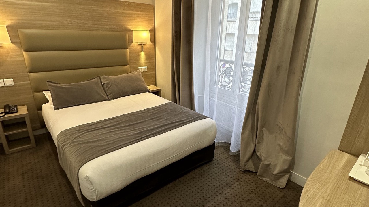 Photo of Bedroom in Montparnasse
