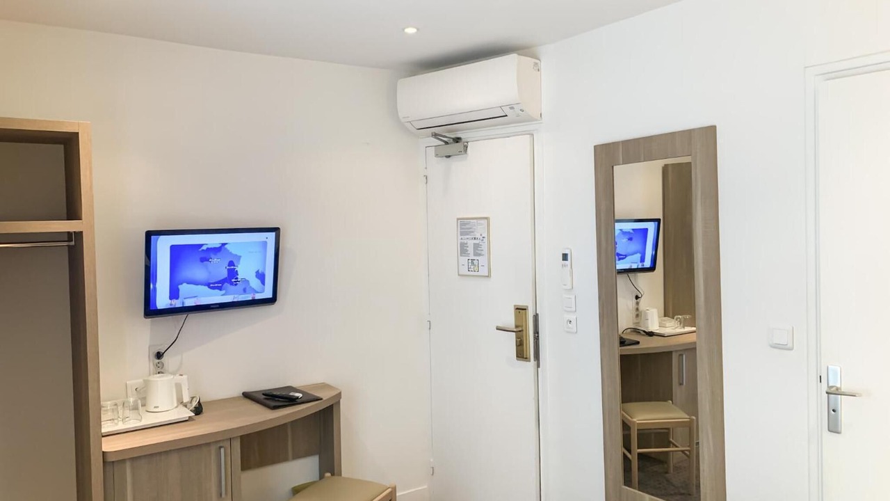 Photo of Bedroom in Montparnasse