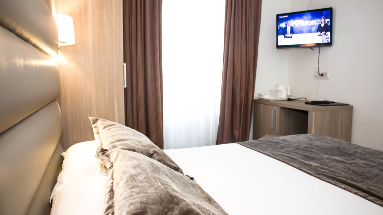 Photo of Bedroom in Montparnasse