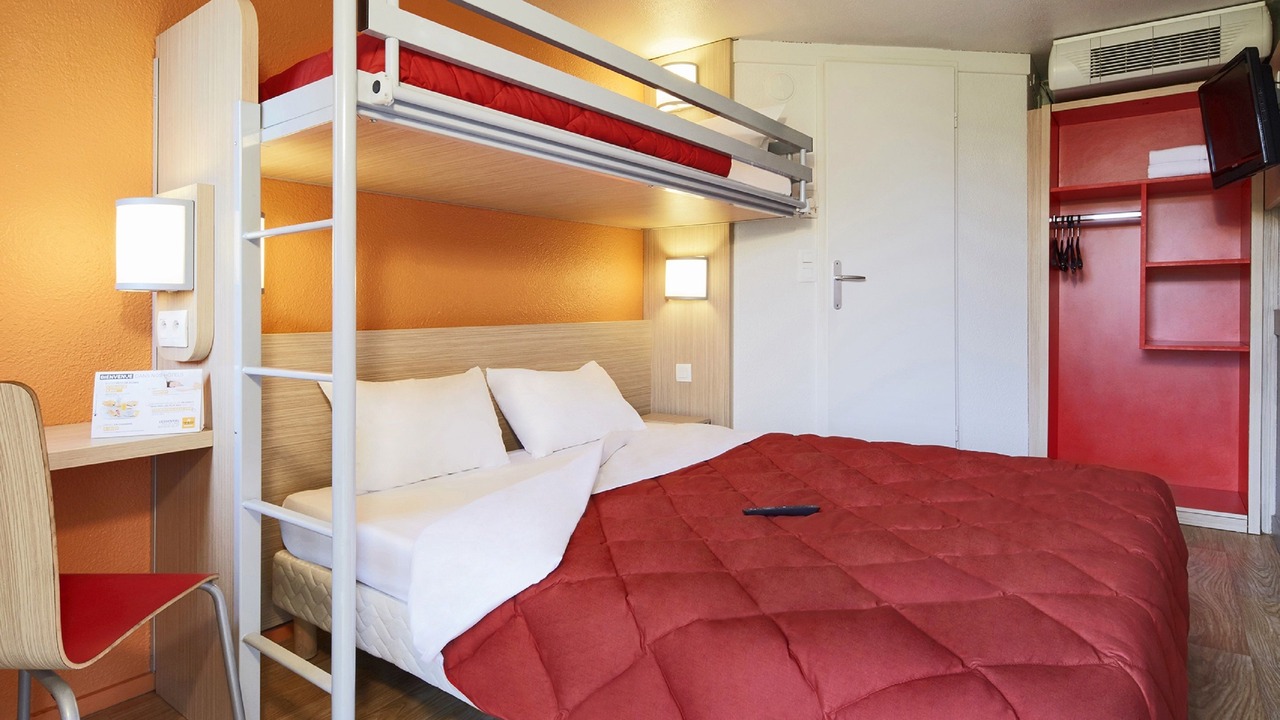 Photo of Bedroom in Suresnes