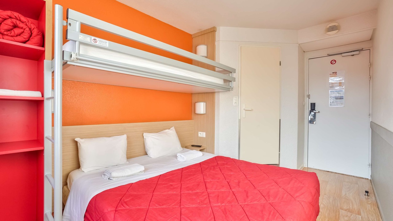 Photo of Bedroom in Suresnes