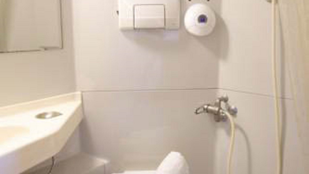 Photo of Bathroom in Suresnes
