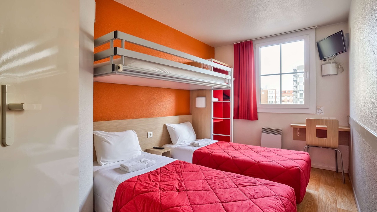 Photo of Bedroom in Suresnes