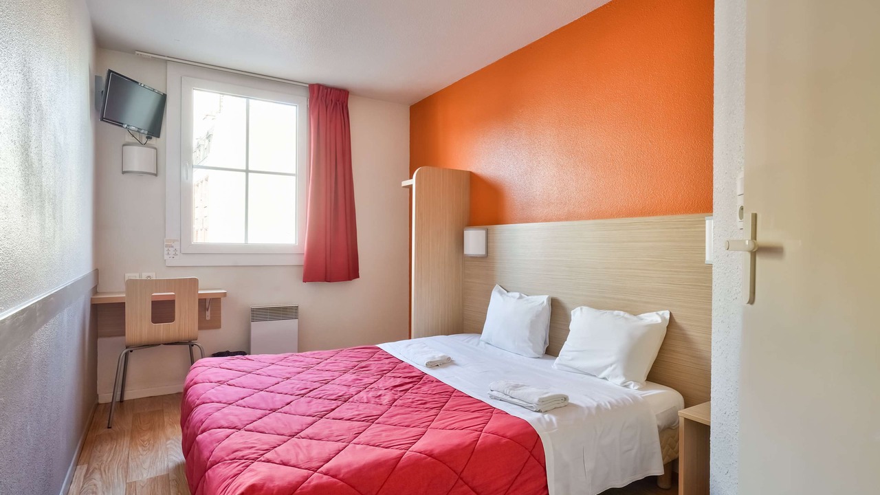 Photo of Bedroom in Suresnes