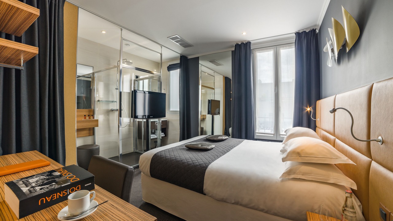 Photo of Bedroom in Clichy