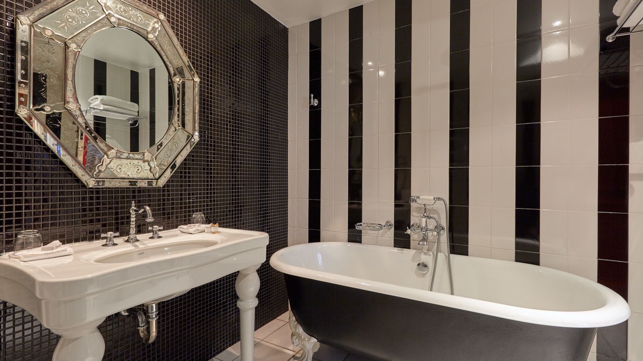 Photo of Bathroom in 3rd Arrondissement