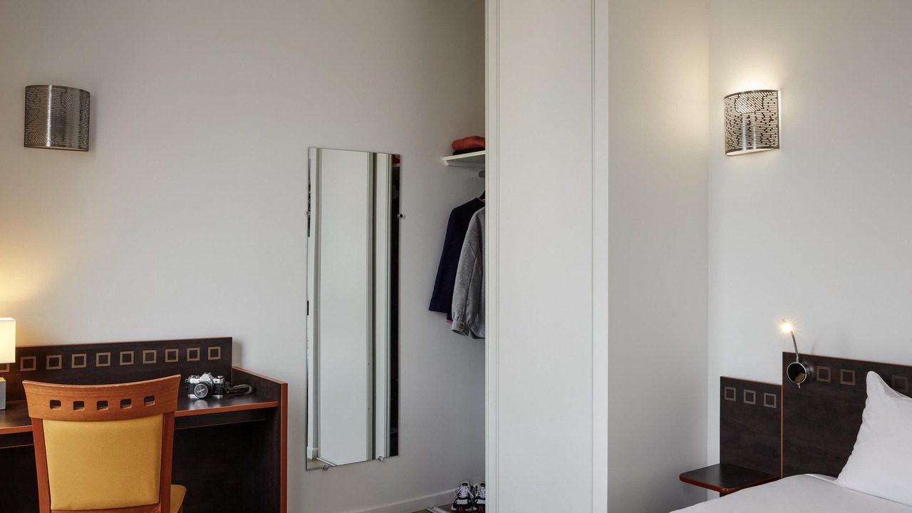 Photo of Bedroom in Pere Lachaise