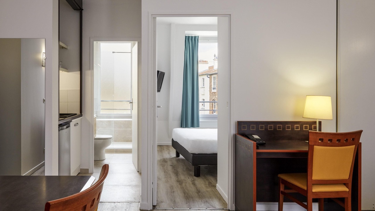 Photo of Bedroom in Pere Lachaise