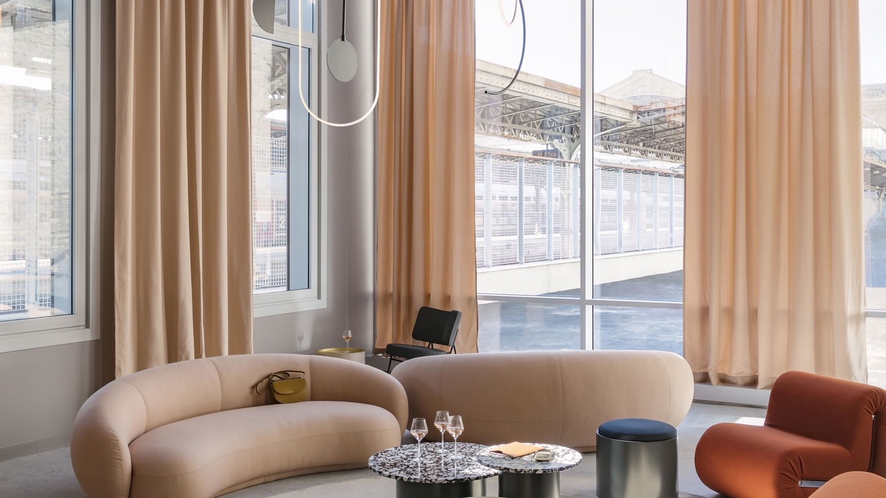 Photo of Livingroom in 10th Arrondissement