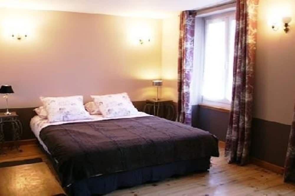 Photo of Bedroom in Quincy-Voisins