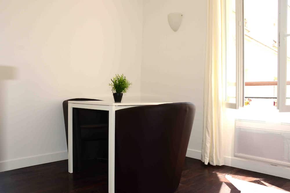 Photo of Bedroom in 9th Arrondissement