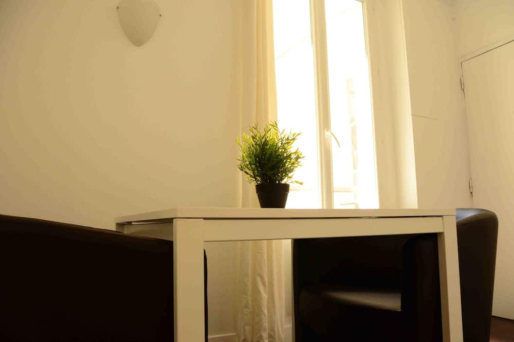 Photo of Bedroom in 9th Arrondissement