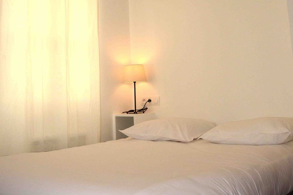 Photo of Bedroom in 9th Arrondissement