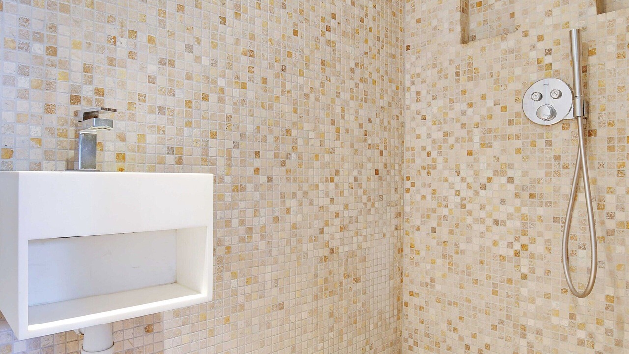 Photo of Bathroom in Quartier de la Folie-Mericourt