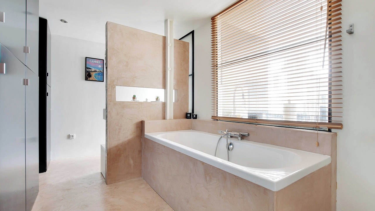 Photo of Bathroom in Quartier de la Folie-Mericourt