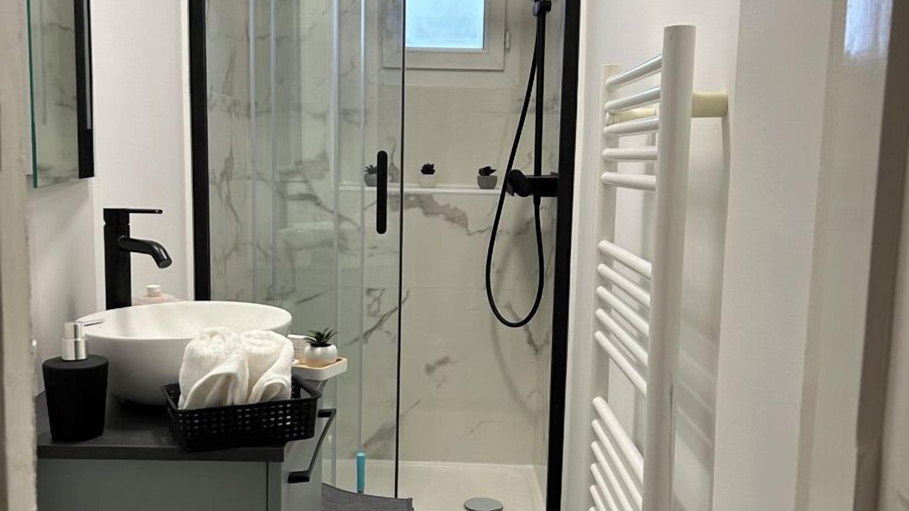 Photo of Bathroom in Livry-Gargan
