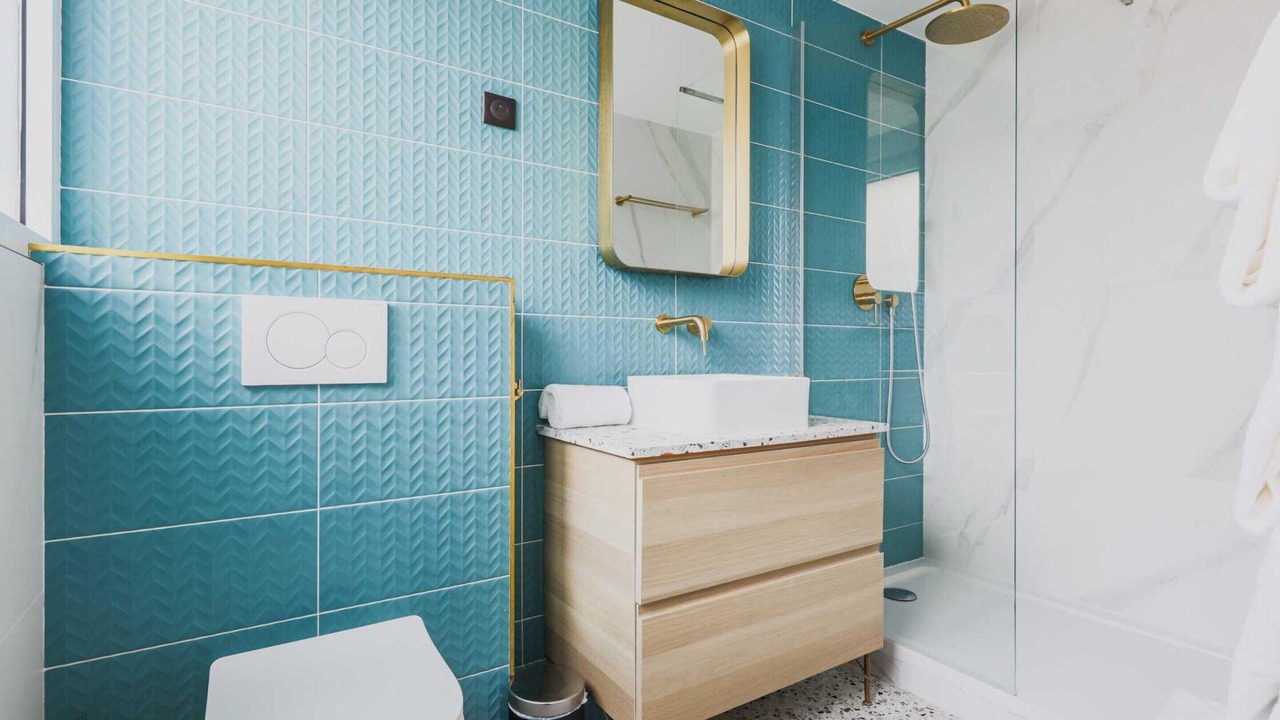 Photo of Bathroom in Combat