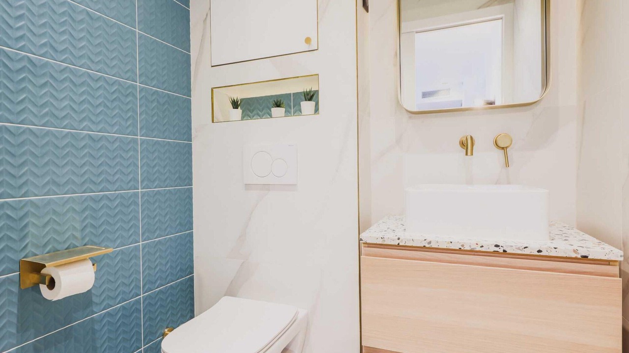 Photo of Bathroom in Combat