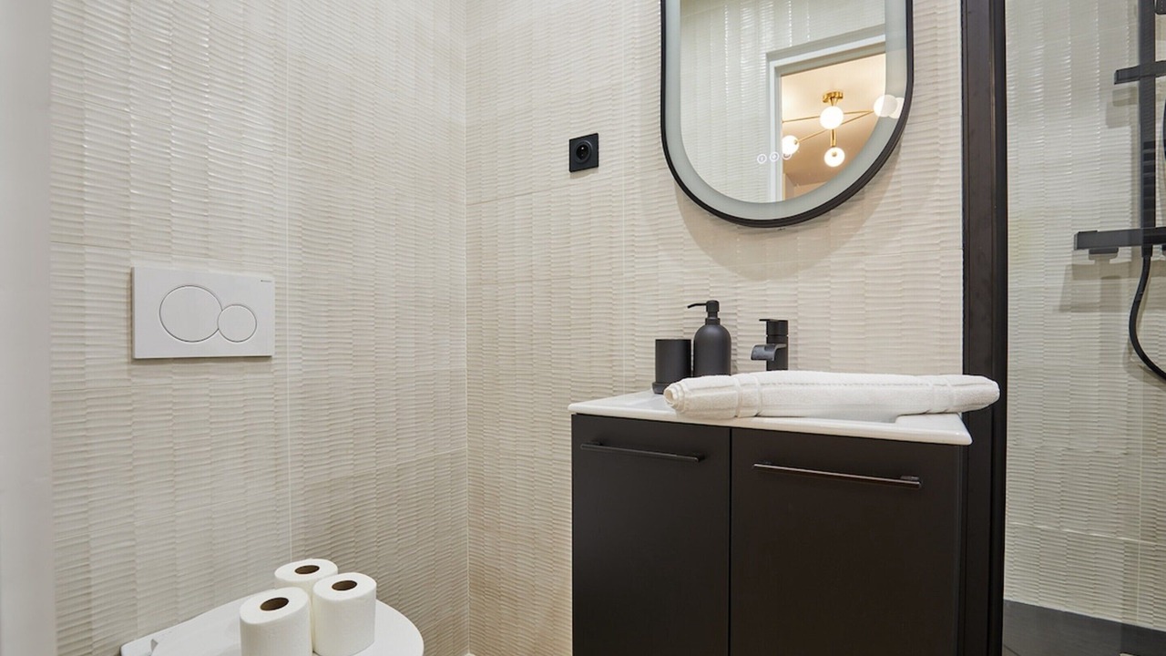 Photo of Bathroom in Arts-et-Metiers