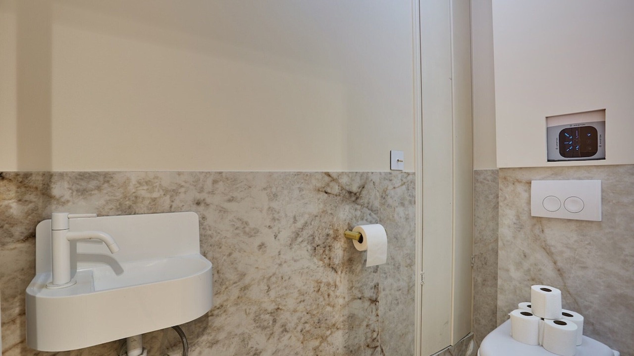 Photo of Bathroom in Quartier de la Folie-Mericourt