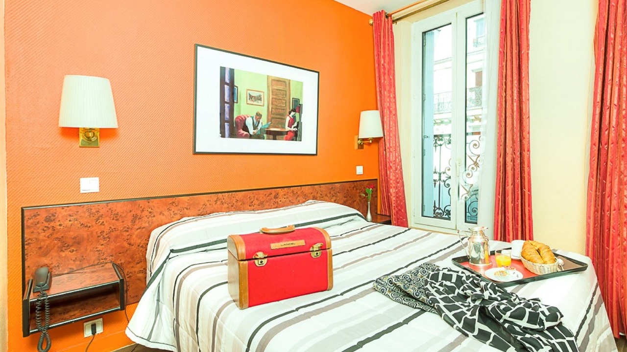 Photo of Bedroom in Val-de-Grace