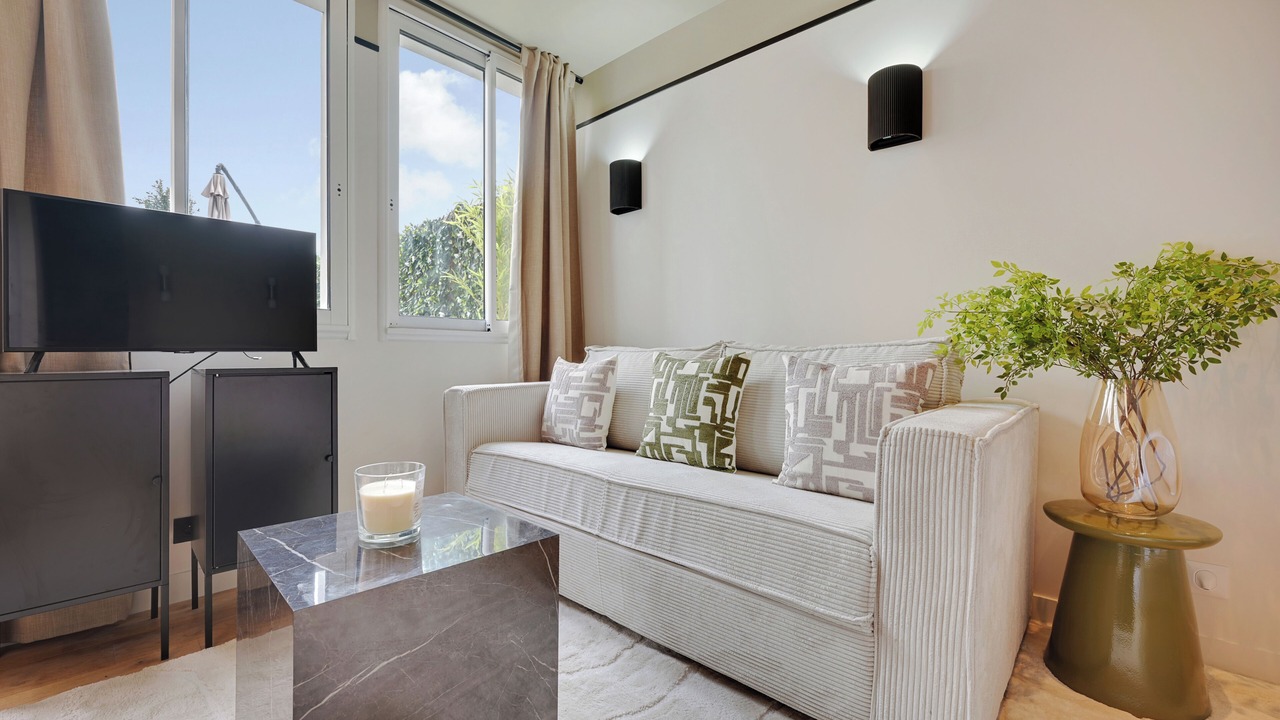 Photo of Livingroom in 12th Arrondissement