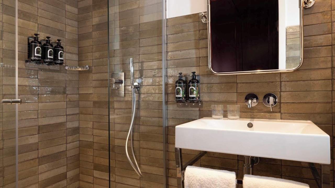 Photo of Bathroom in Quartier de la Folie-Mericourt