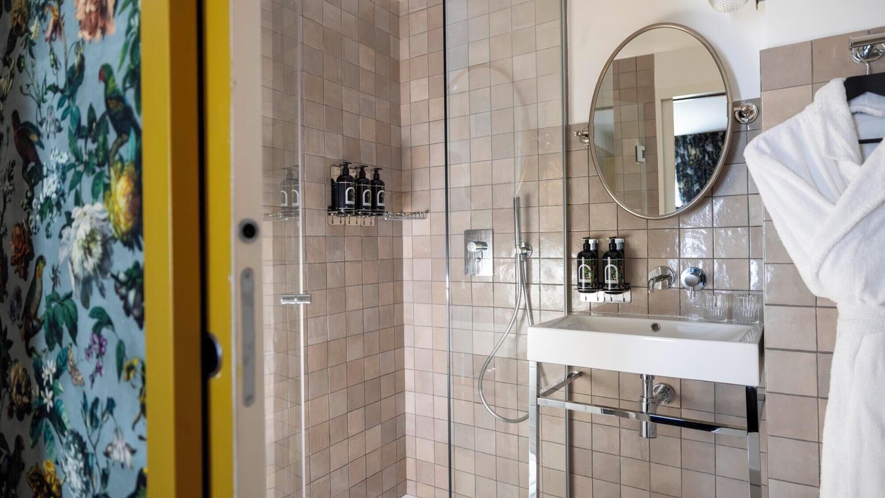 Photo of Bathroom in Quartier de la Folie-Mericourt