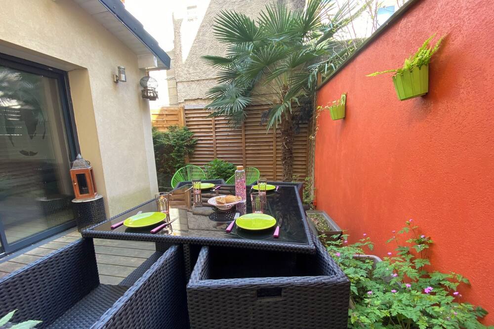 Photo of Outdoor in Parapluies