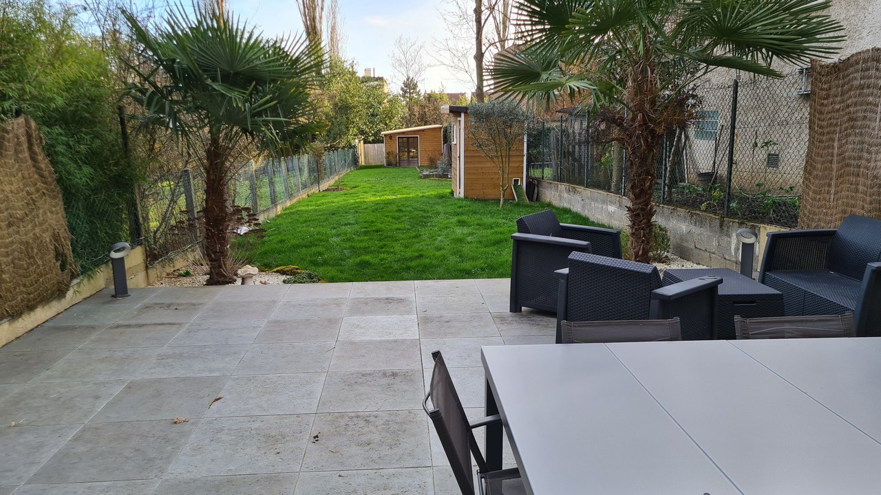 Photo of Patio Balcony in Garches