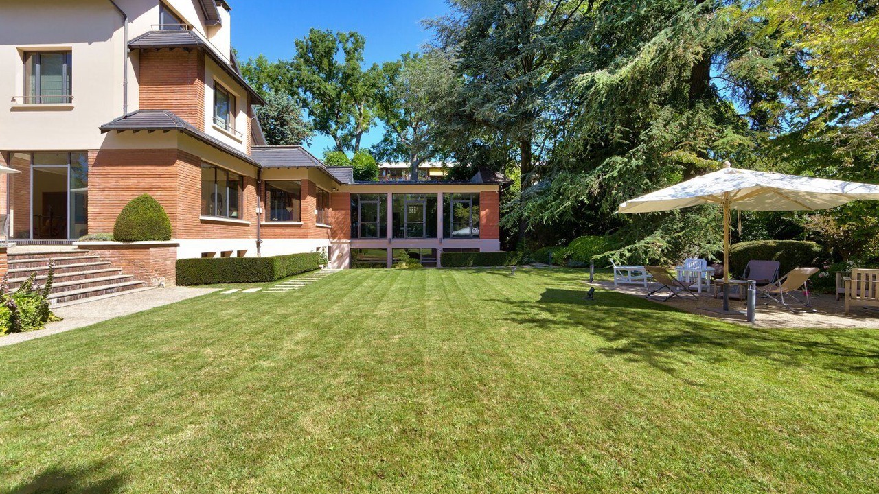 Photo of Outdoor in Garches