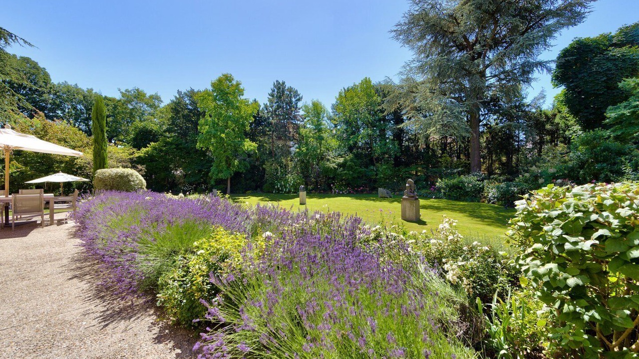 Photo of Outdoor in Garches