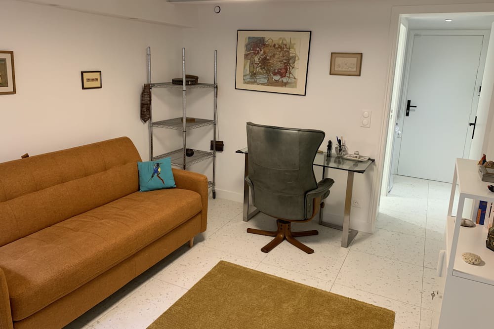 Photo of Livingroom in 16th Arrondissement