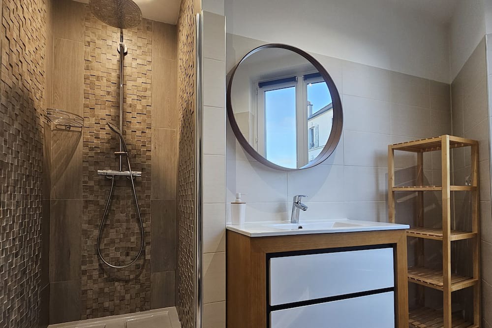 Photo of Bathroom in Le Perreux-sur-Marne