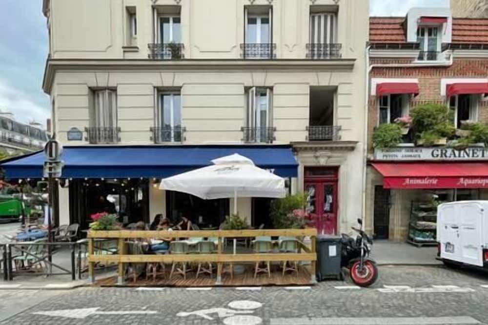 Photo of Outdoor in Grenelle