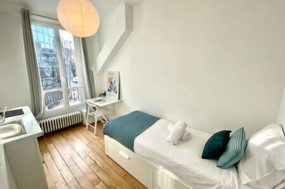 Photo of Bedroom in Grenelle