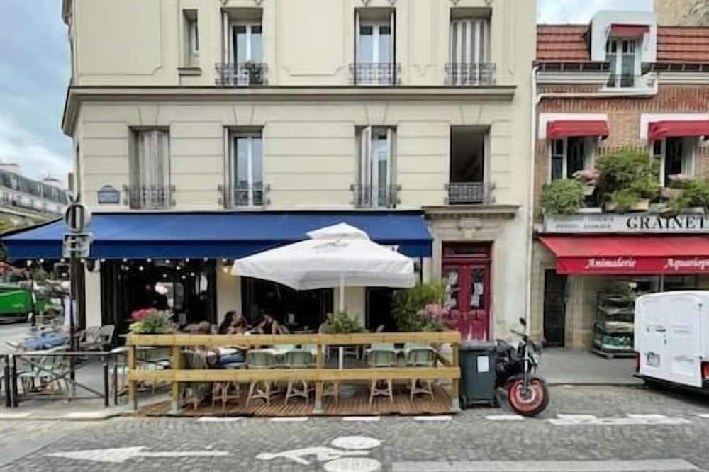 Photo of Others in Grenelle