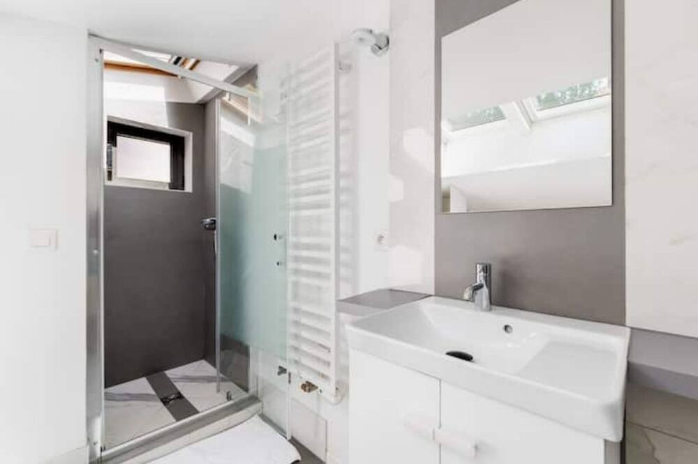 Photo of Bathroom in Arcueil
